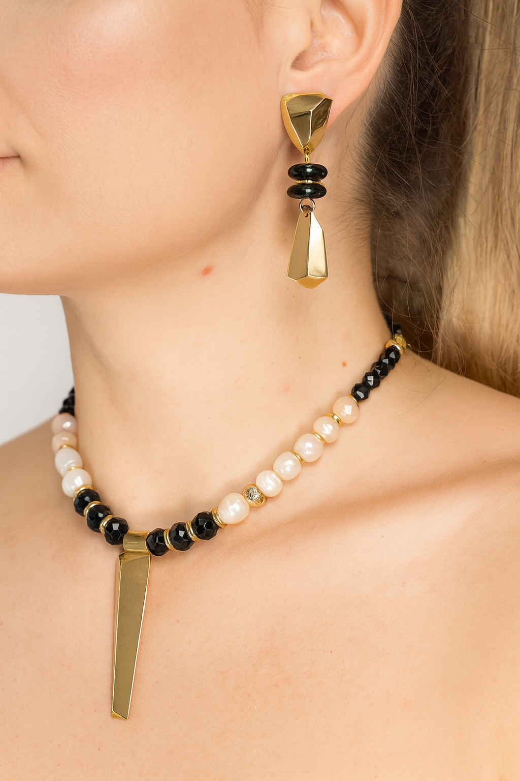 Spanish Designer Necklace & Earrings Set – Gold-Plated with Pearls and Black Gemstones